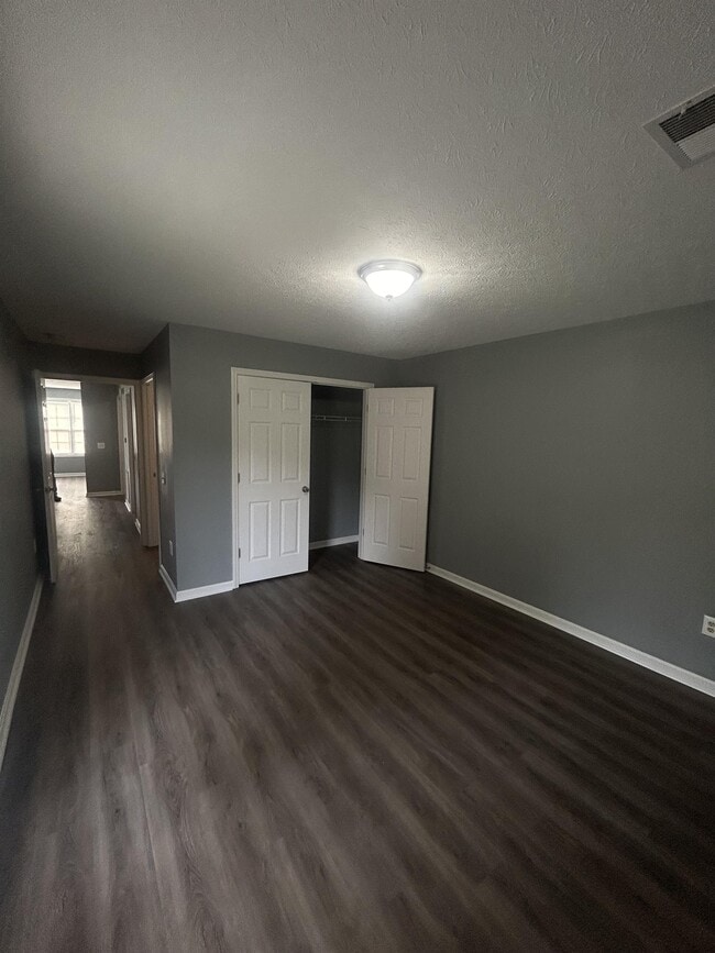 Building Photo - 466 Springfield Rd