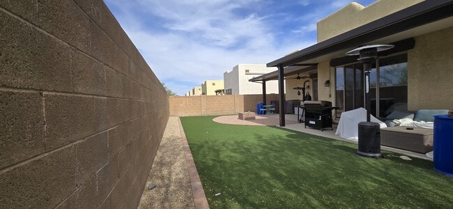 Building Photo - 3952 W Salter Dr
