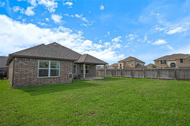 Building Photo - 16342 Rockdale Landing Dr