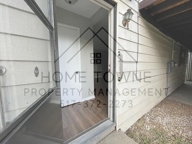 Building Photo - 623 Louisa St
