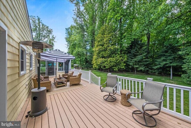 Building Photo - 40 Pine knoll Dr