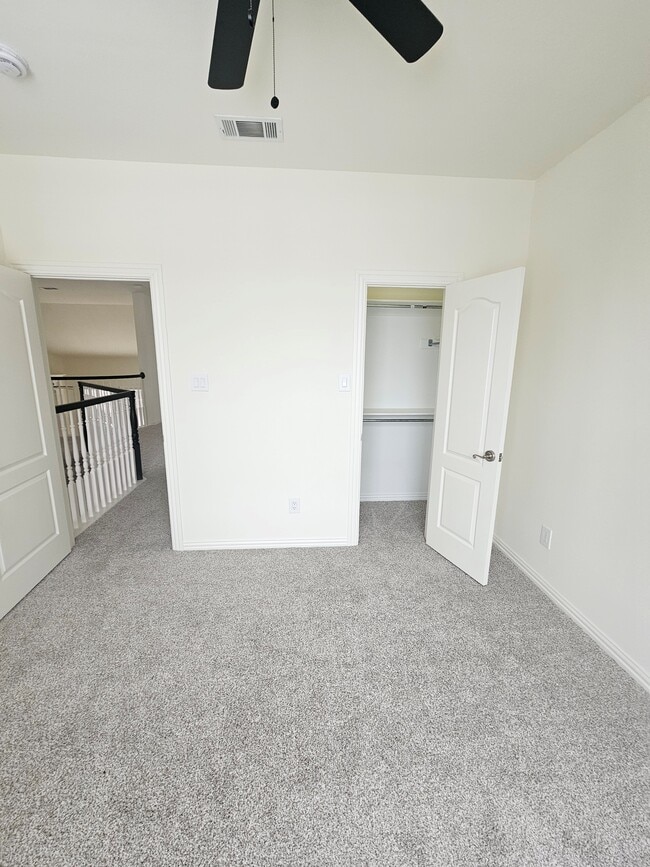 Building Photo - 1732 Auburn Dr