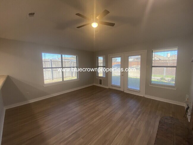 Building Photo - 1212 Case Dr