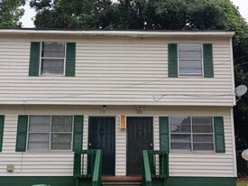 Building Photo - Landmark Townhomes