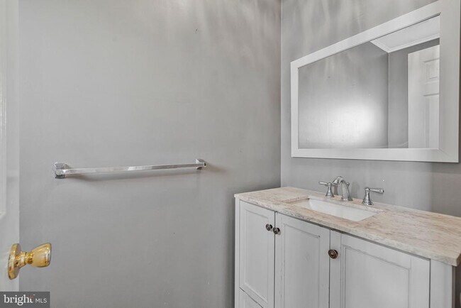 Building Photo - 8505 Jeffersonian Ct