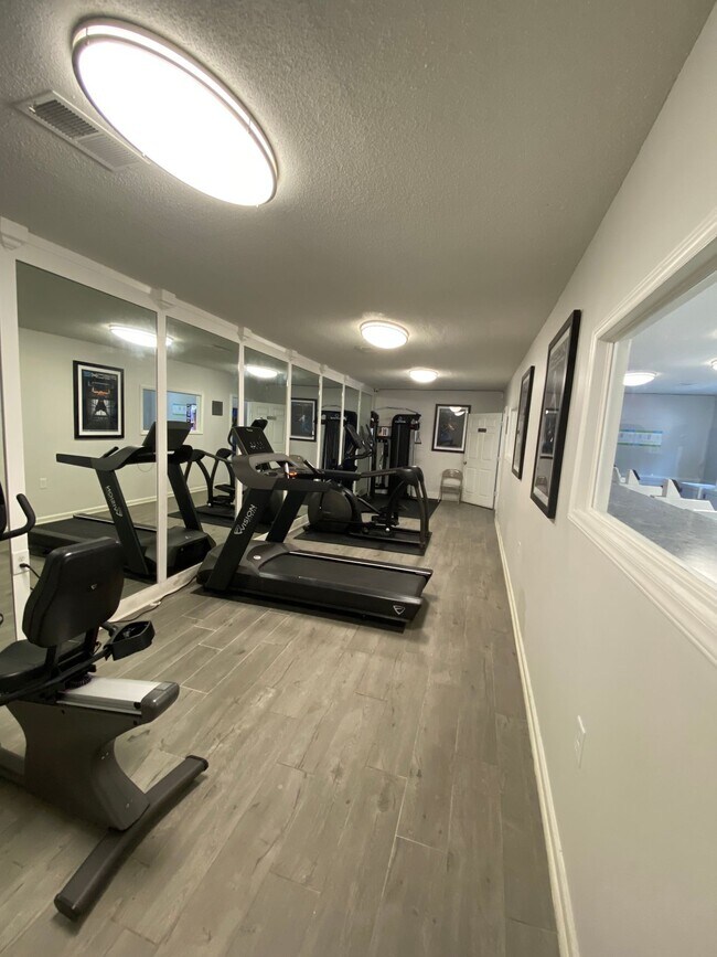Building Photo - August Specials: $700 OFF select 1 Bedroom Apartments! ****