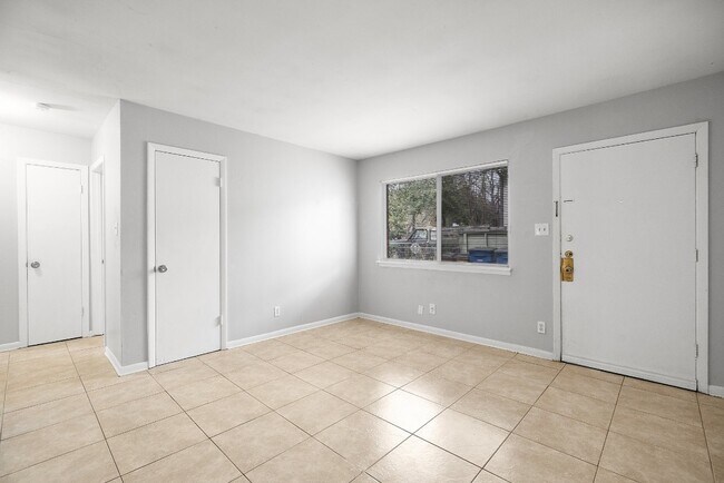 Building Photo - 5605 1/2 Jim Hogg Ave-