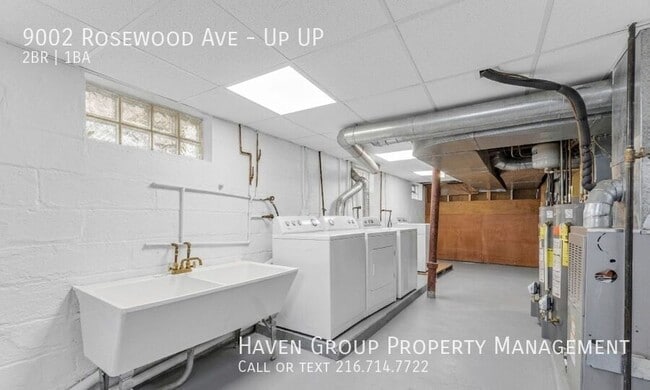 Building Photo - 9002 Rosewood Ave