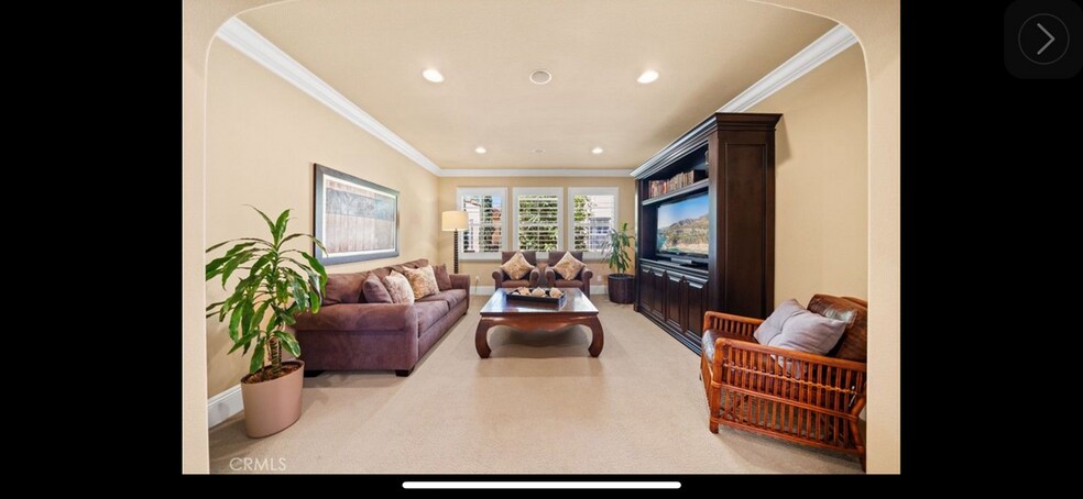 Building Photo - 19668-19663 Three Oaks Ln