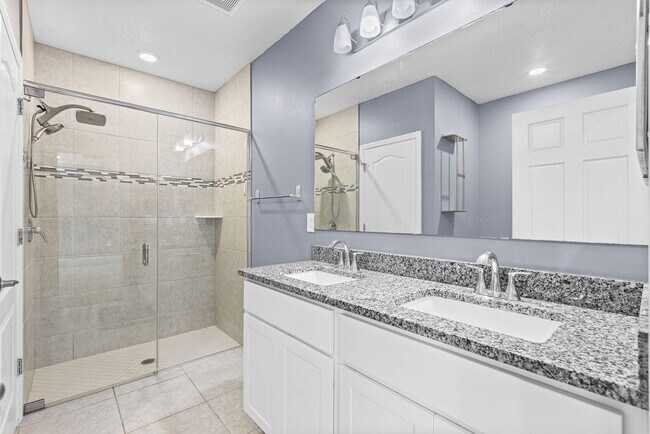 Building Photo - 681 SW Millard Dr