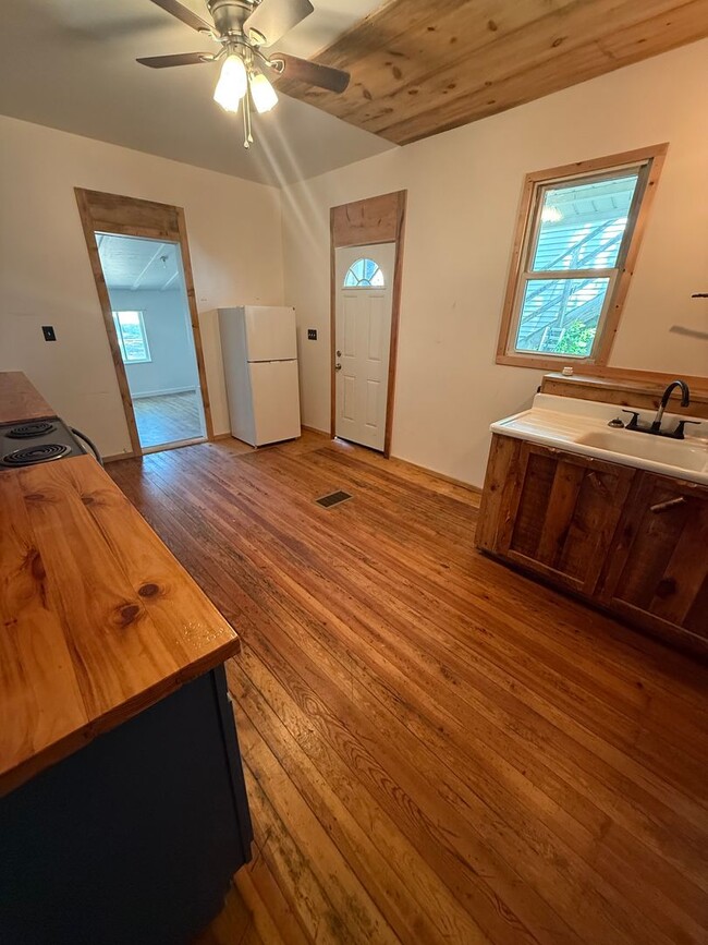 Building Photo - 3 Bedroom 1 Bathroom house in Carlisle PA!