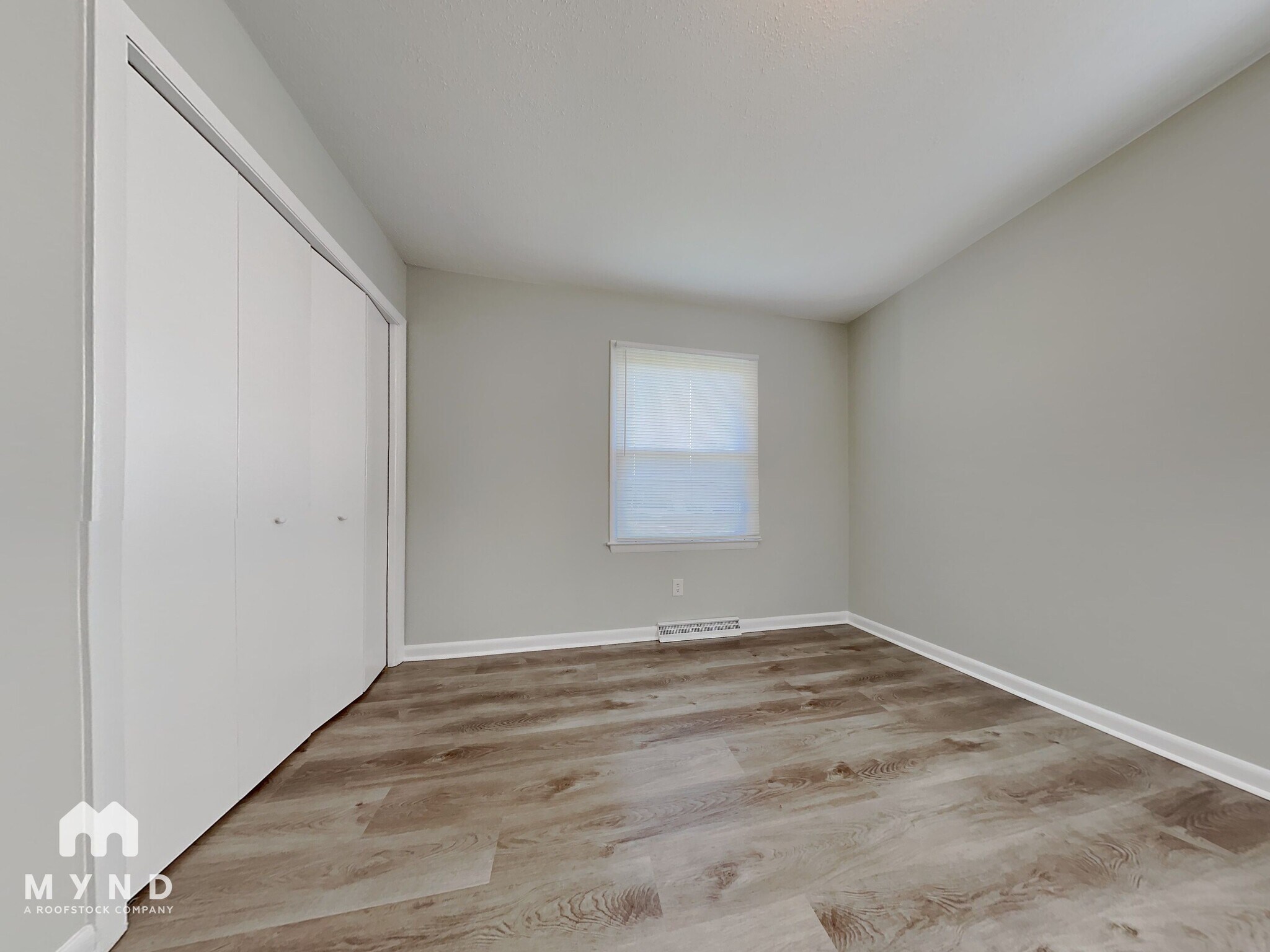 Building Photo - 221 Tanglewood Dr
