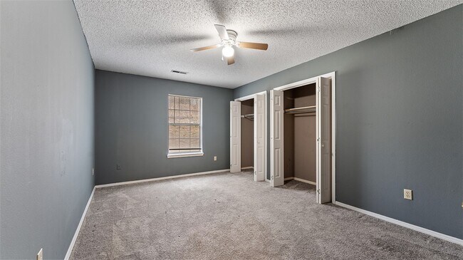 Building Photo - 2450 W Jane Cir Dr