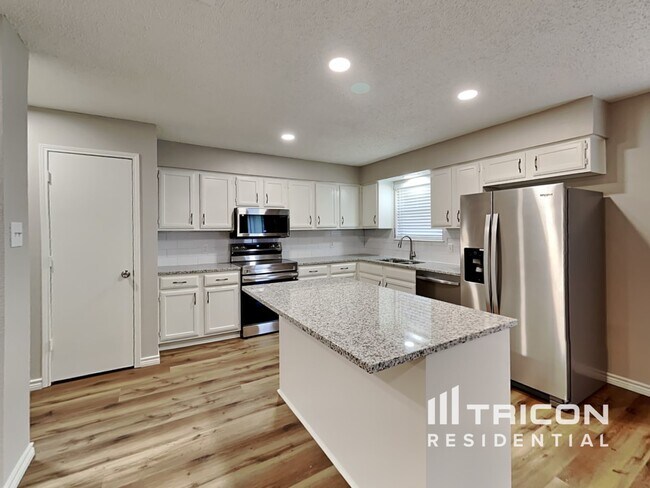 Building Photo - 6414 Willow Springs Dr
