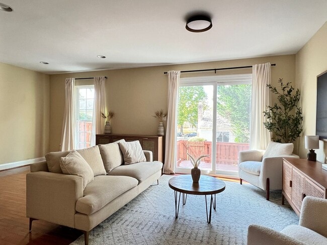 Building Photo - Come Home To This Updated And Convenient 3 Bed 3.5 Bath Townhome In Derwood! Now Available!