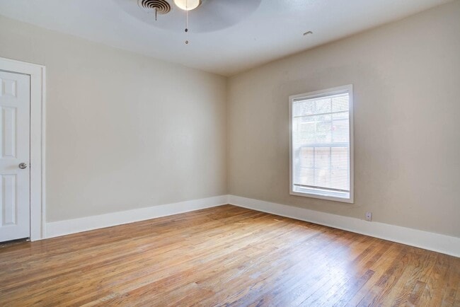 Building Photo - 1922 26th St