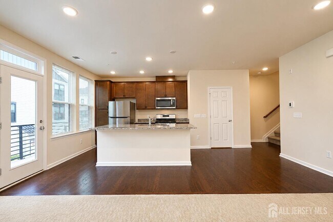 Building Photo - 605 Parker Blvd