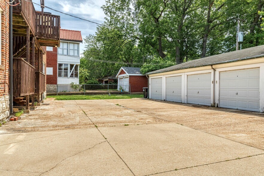 Building Photo - 7244 Forsyth Blvd