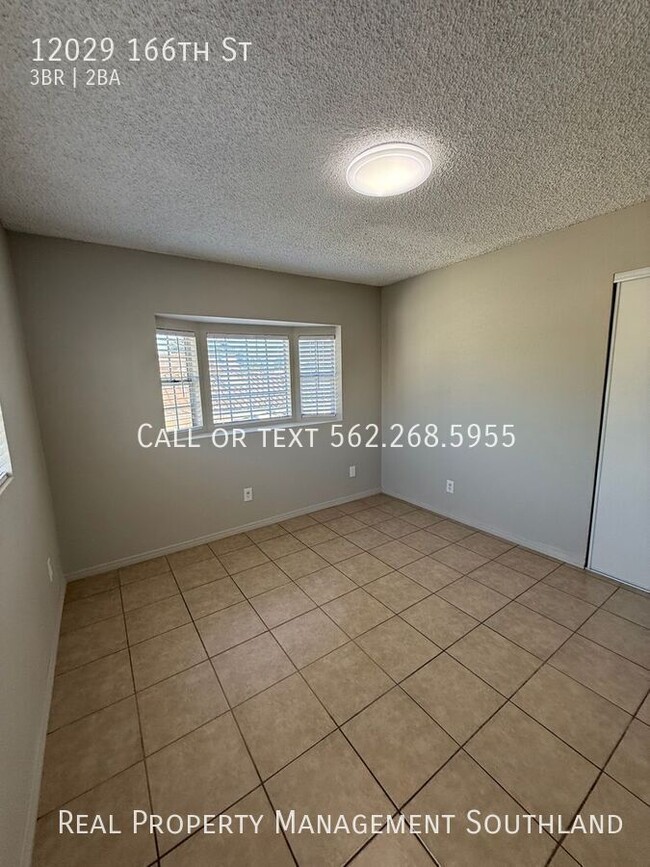 Building Photo - Three Bedroom Two Bath Home for Rent in No...