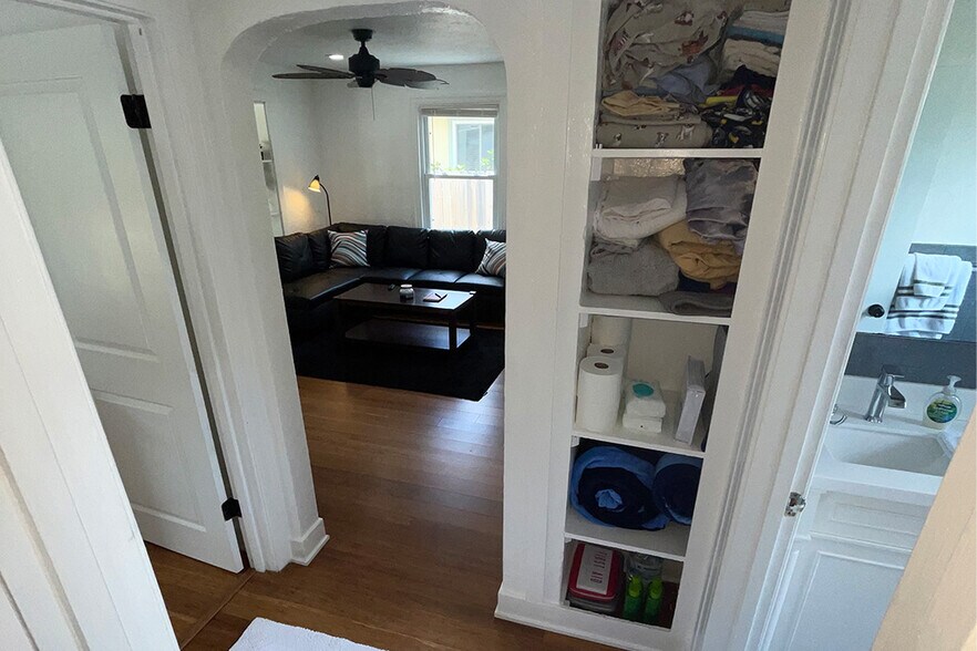 Building Photo - 4520 Burlington Ave N