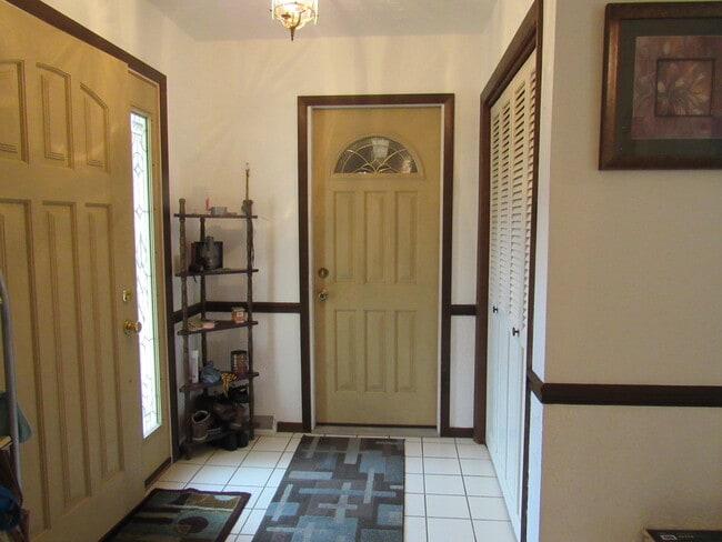 Entry - 2586 E George Washington Blvd