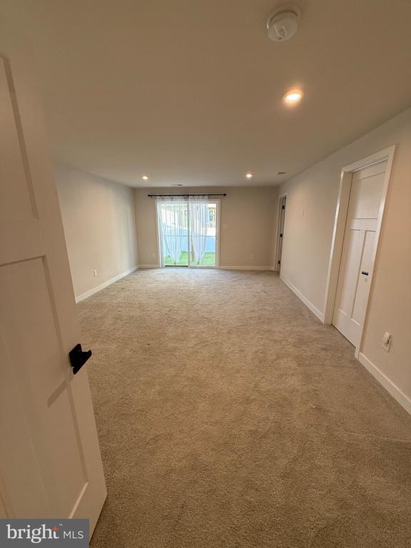 Building Photo - 3 Cinnamon Ln
