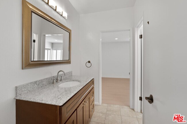 Building Photo - 1850 Midvale Ave