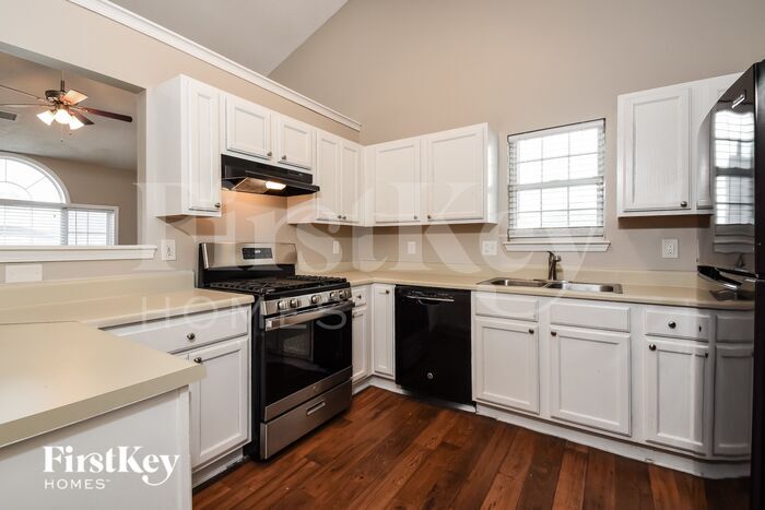 Building Photo - 4580 Grove Park Way NW