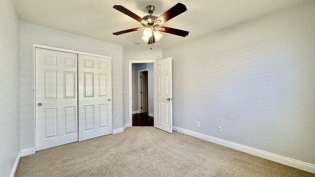 Building Photo - 5033 W Moberly Ave