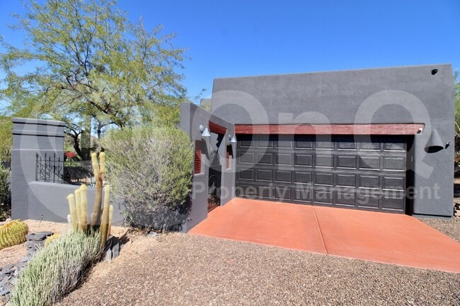 Primary Photo - 6022 E Carriage Dr