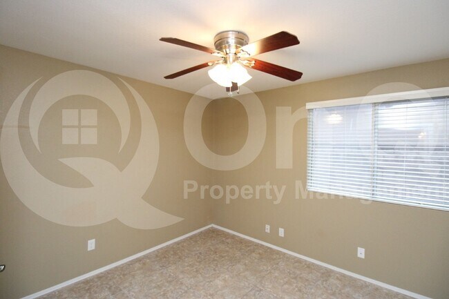 Building Photo - 5326 W Taro Ln
