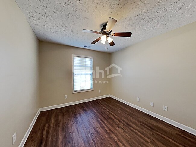 Building Photo - 119 Nick Price Dr