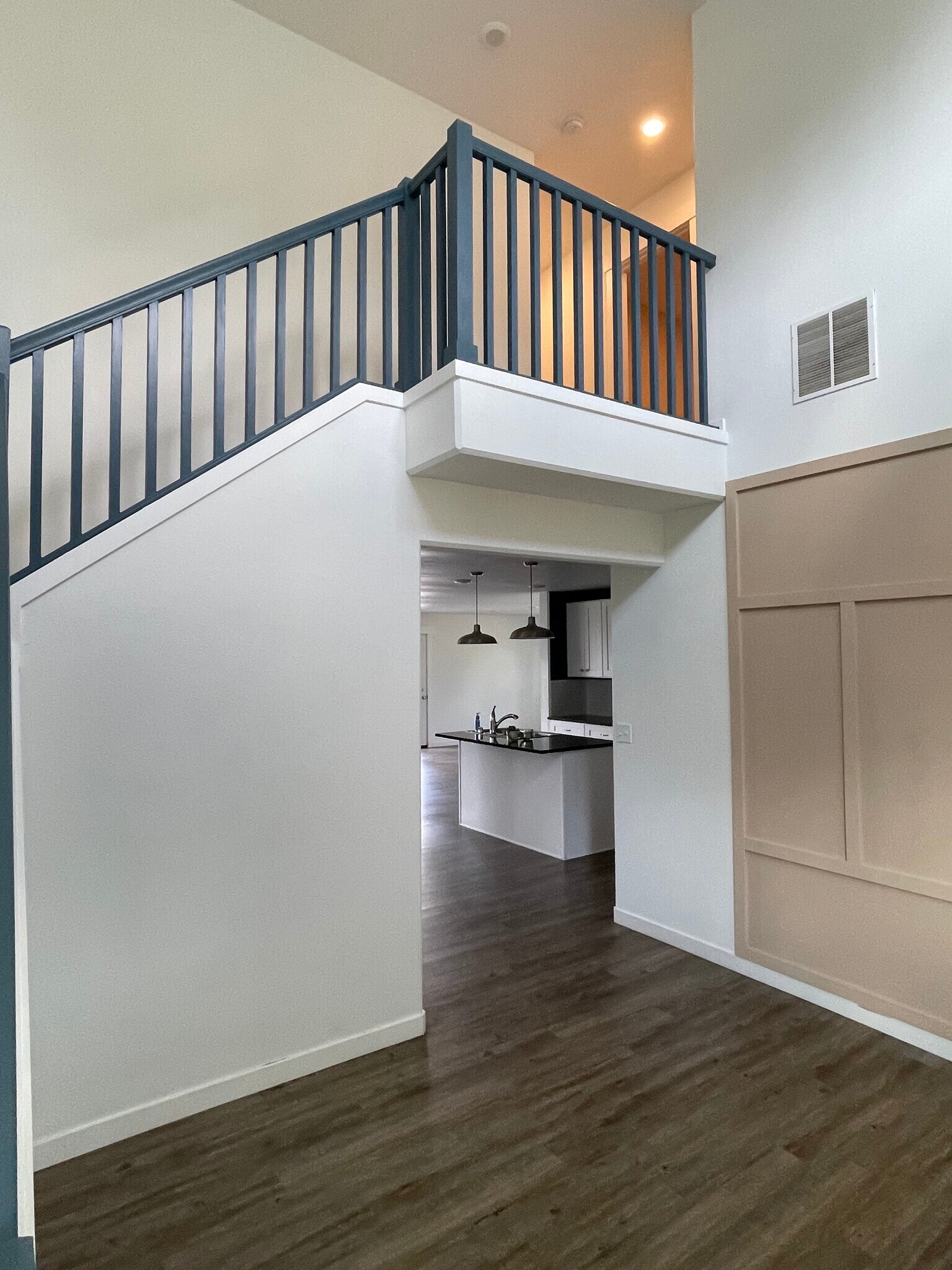 Building Photo - 2942 W 18th Ave