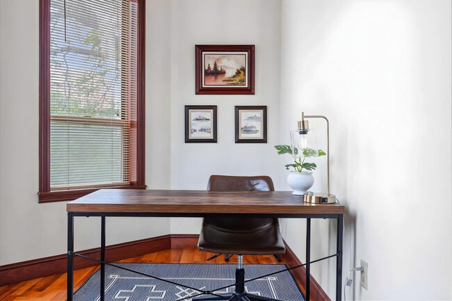 Building Photo - 402 W Dayton St