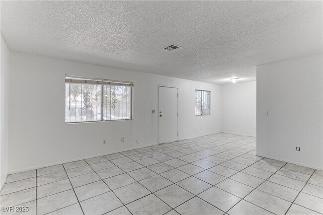 Building Photo - 312 E Tonopah Ave