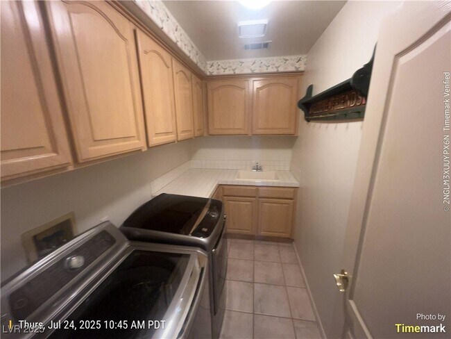 Building Photo - 1624 Windsford Cir