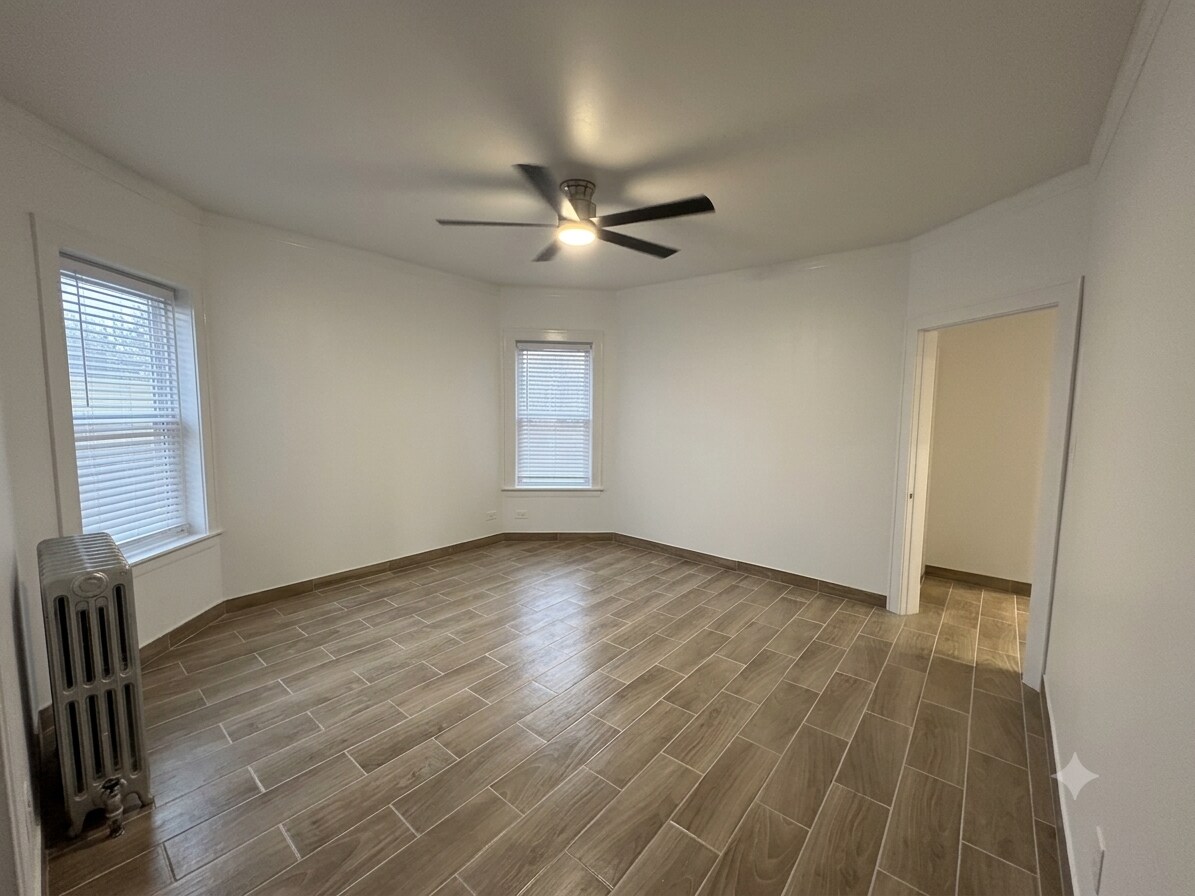Dining Room - 4904 N Marmora Ave