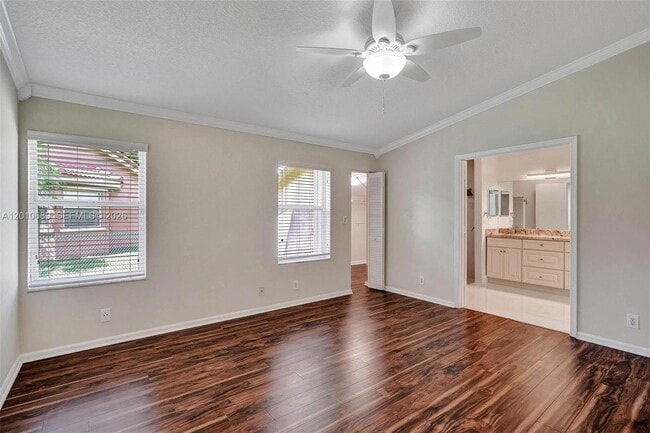 Building Photo - 10219 NW 48th Manor