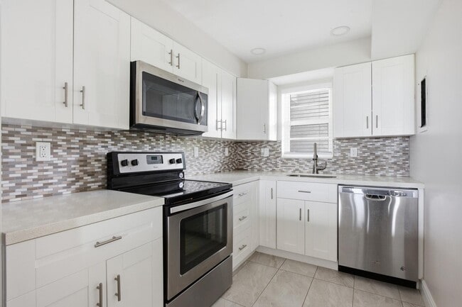 Building Photo - 3100 W Rolling Hills Cir