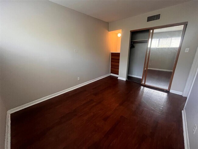 Building Photo - 3304 Red River St