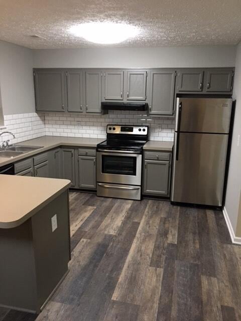 Building Photo - 110 Falling Water Cir