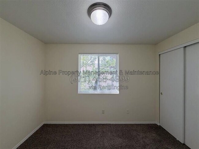 Building Photo - 8314 SE Yamhill St