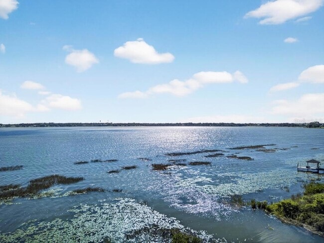 Building Photo - 200 Snowy Orchid Way