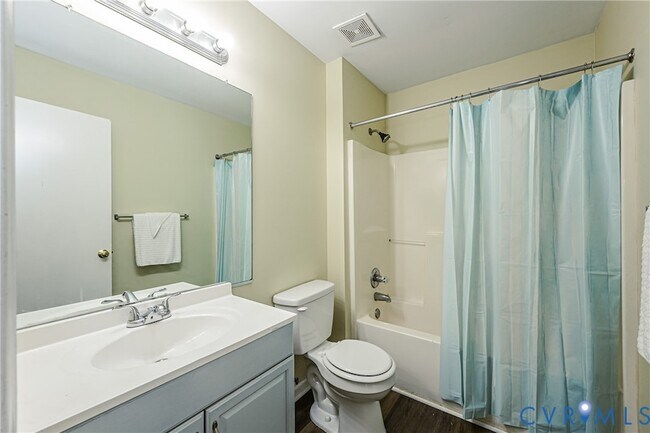 Building Photo - 811 Kiefer Field Ct
