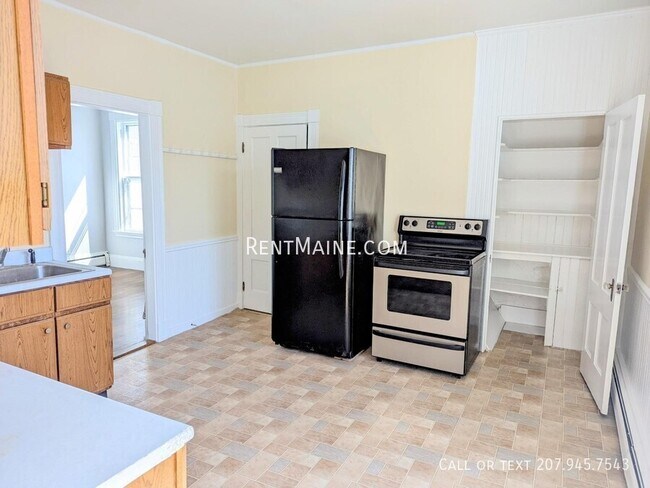 Building Photo - 22 E Summer St