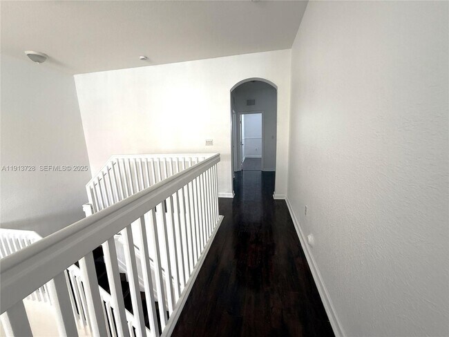 Building Photo - 10802 NW 84th Ln