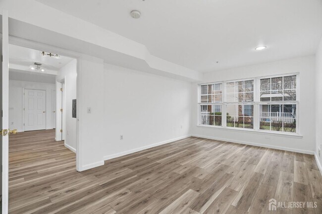 Building Photo - 116 Chariot Ct