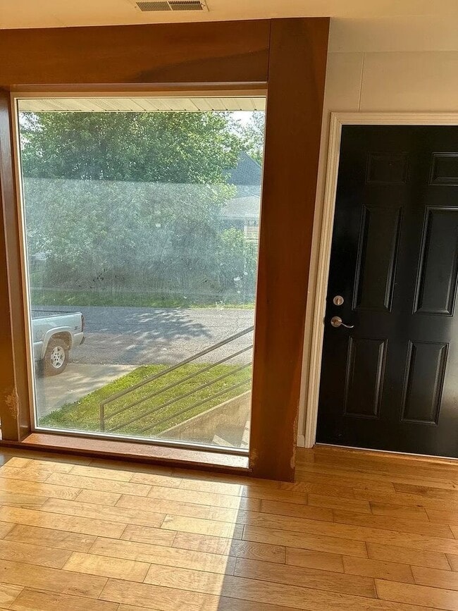 Building Photo - 701 N Florence St