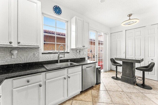 Building Photo - 179 Edenberry Ave