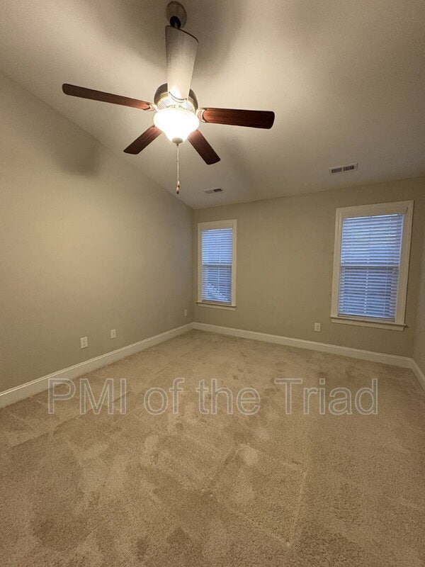 Building Photo - 1103 Chariot Square